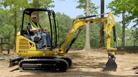 Operating Tips: Mini Excavator Blade Positioning 